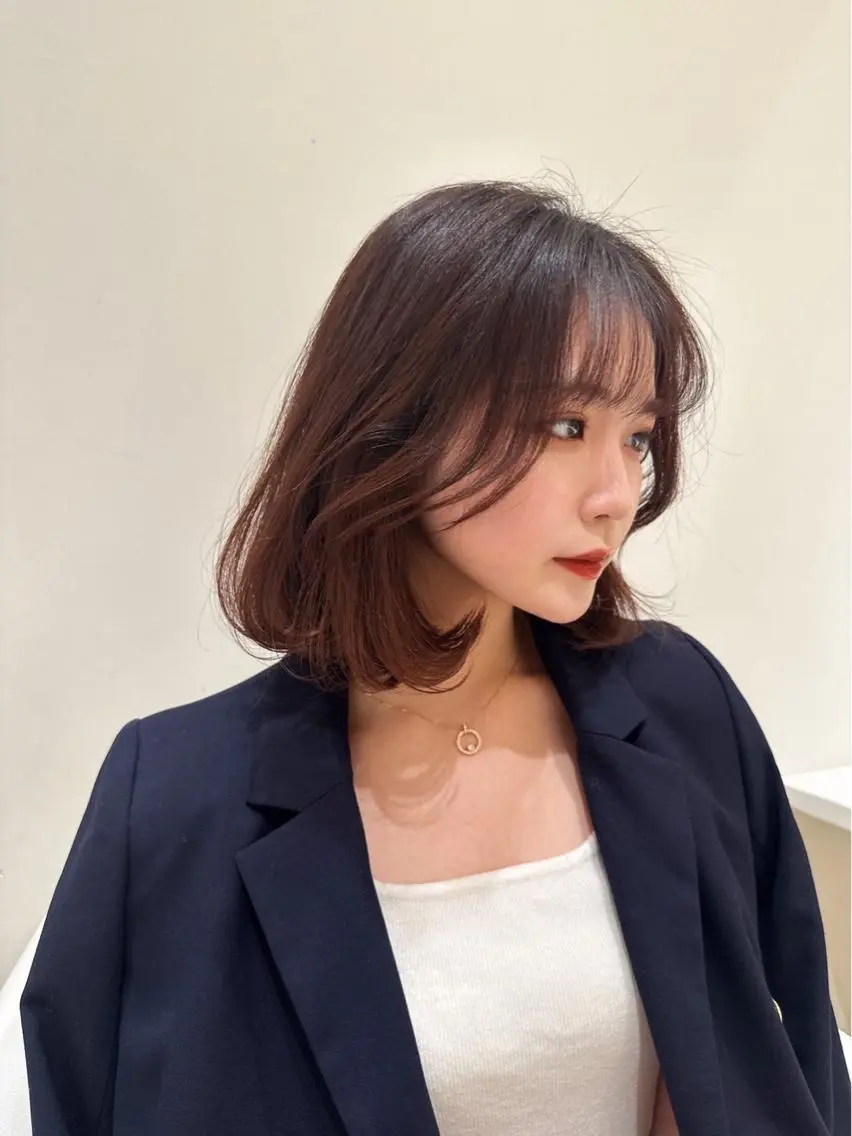ミディアム カラー ヘアアレンジ 切りっぱなしボブ 黒髪 グレージュ ボブ くびれヘア 🌿レイヤー/ブリー チ/🌿JINのヘアスタイル