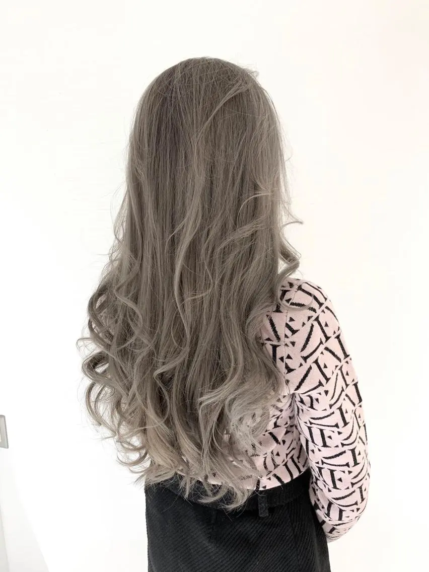 ロング カラー グレージュ シルバー シルバーグレージュ Akua【代表】 Kazumaのヘアスタイル