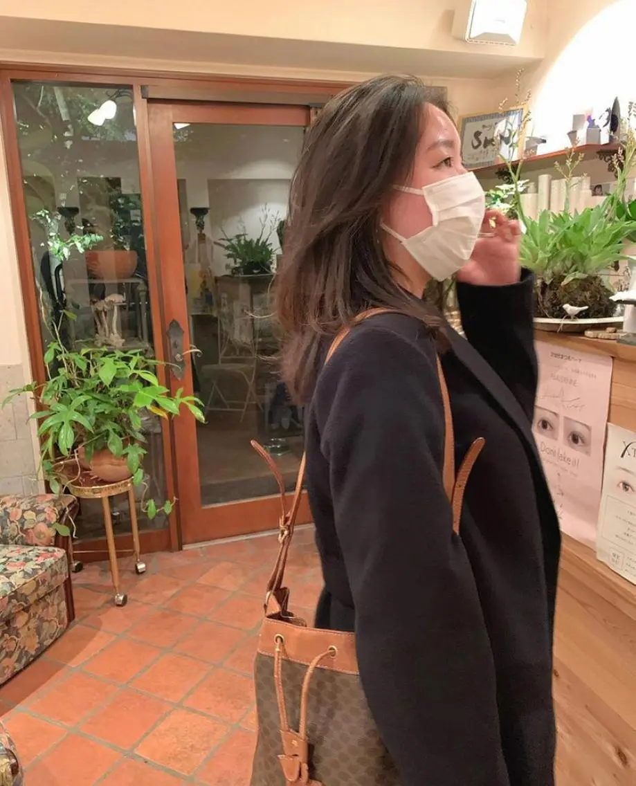 セミロング カラー レイヤーカット 杉山 憂人のヘアスタイル