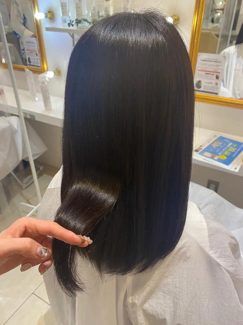 セミロング カラー 村橋 葵緒のヘアスタイル