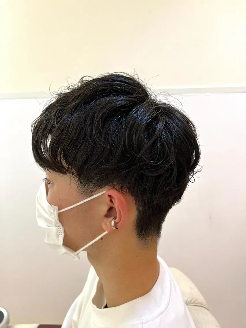 ショート パーマ メンズ マッシュ メンズパーマ 刈り上げ 髪質改善 縮毛矯正 後藤 瑞季のヘアスタイル