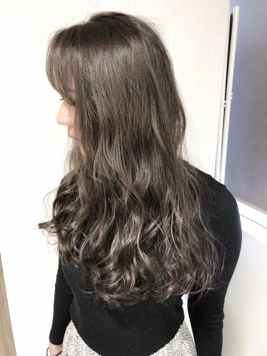 ロング カラー グレージュ ハイライトカラー 3Dハイライト ハイライト biscohair 髪にドラマを。のヘアスタイル