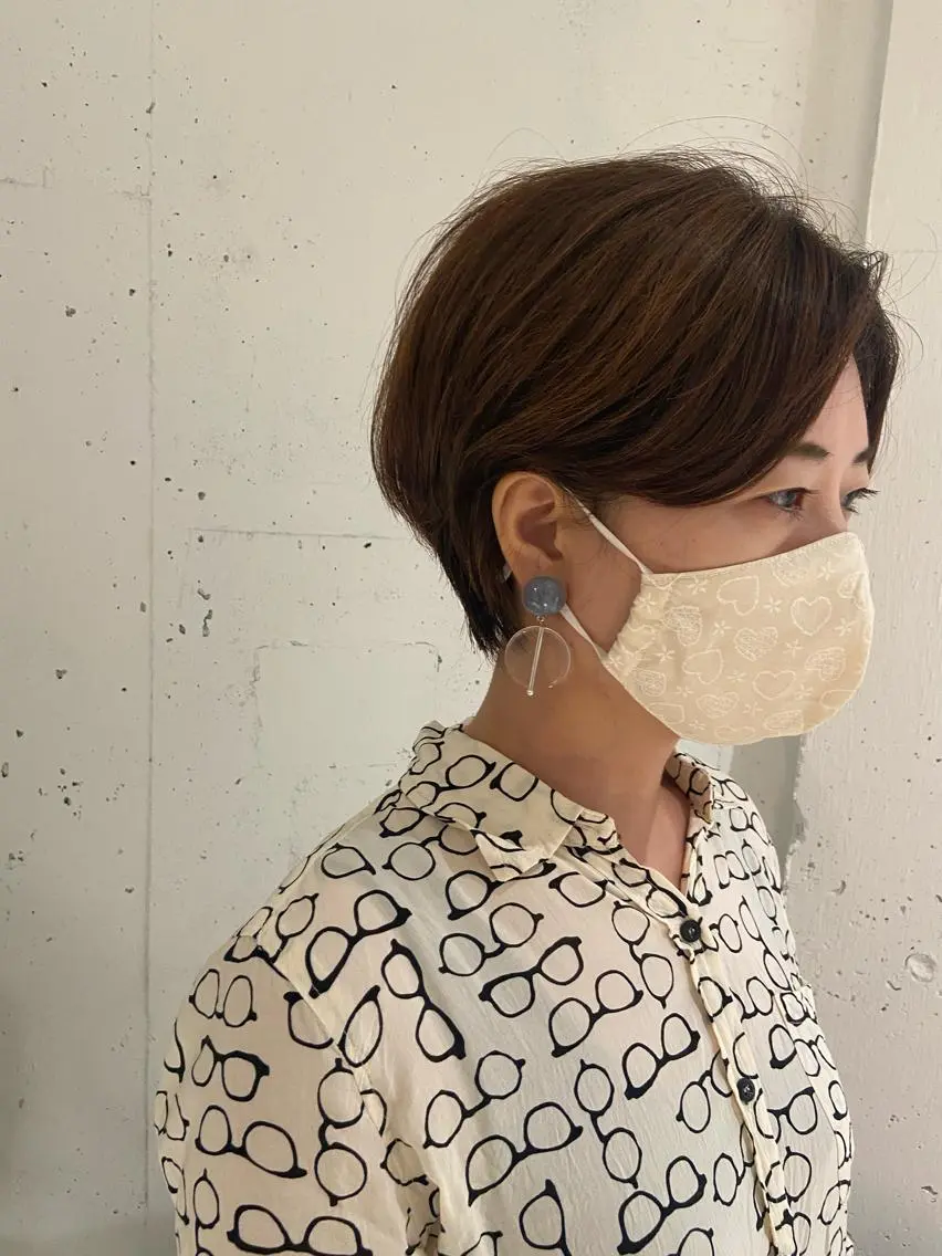 ショート ハンサムショート くびれヘア ショートヘア カジュアルを女っぽく 𝗮𝘆𝗮𝗰𝗼のヘアスタイル
