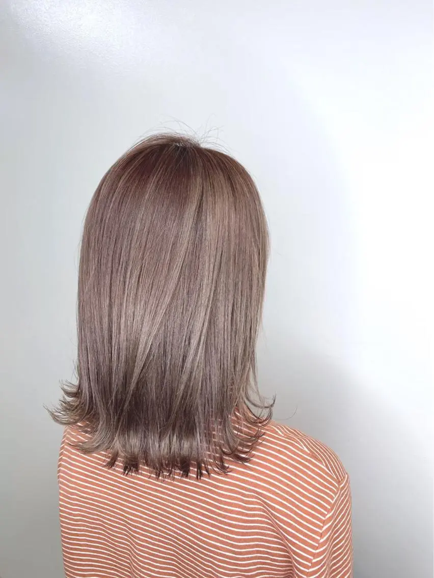 ミディアム カラー 伊藤 舜斗のヘアスタイル