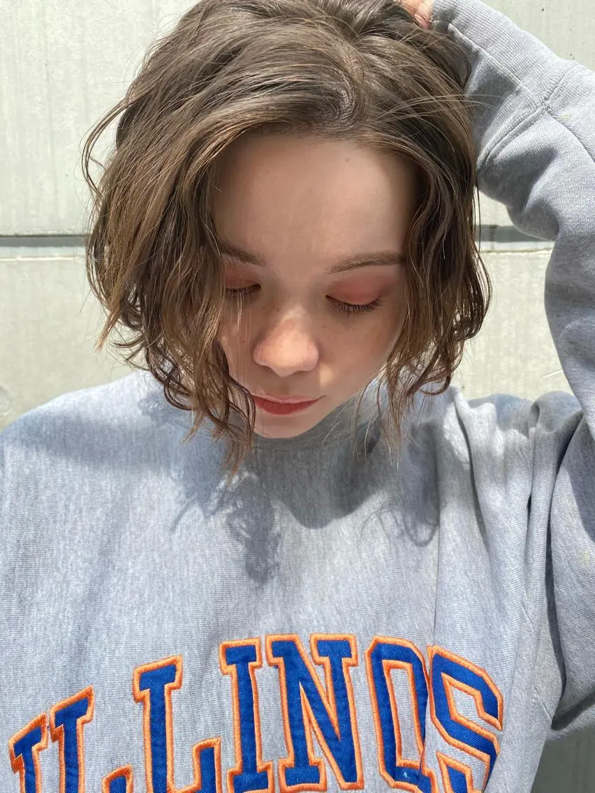 ショート カラー パーマ イルミナカラー ✨透明感カラー✨ 🦖佐々木未来🦕のヘアスタイル