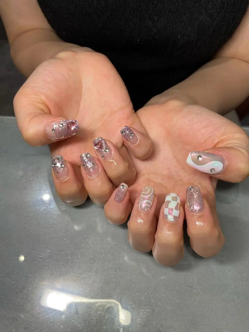 ネイル LAVISH 大和店 emi･:*+のネイルデザイン