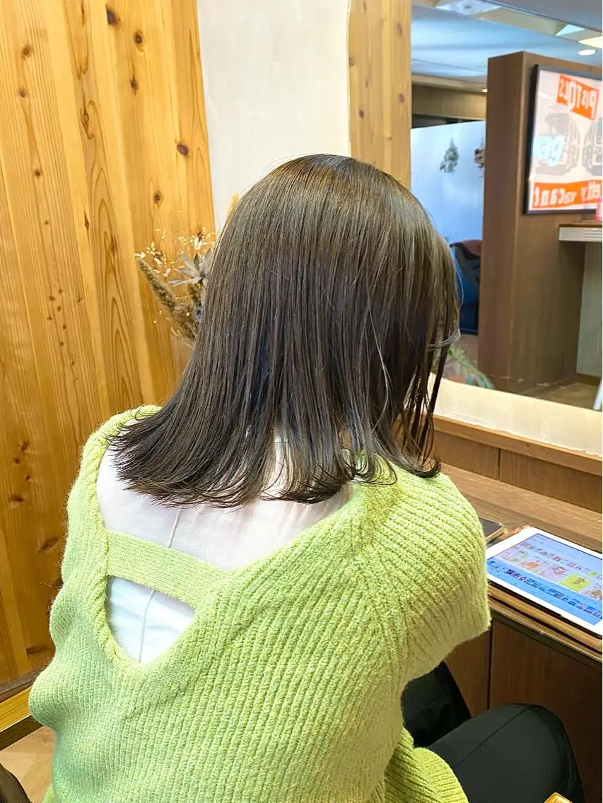 ミディアム カラー パーマ ヘアアレンジ アッシュ ベージュカラー オリーブベージュ カット ヘアカラー トリートメント ハル🌸柔色/ ブリーチなし/艶髪のヘアスタイル