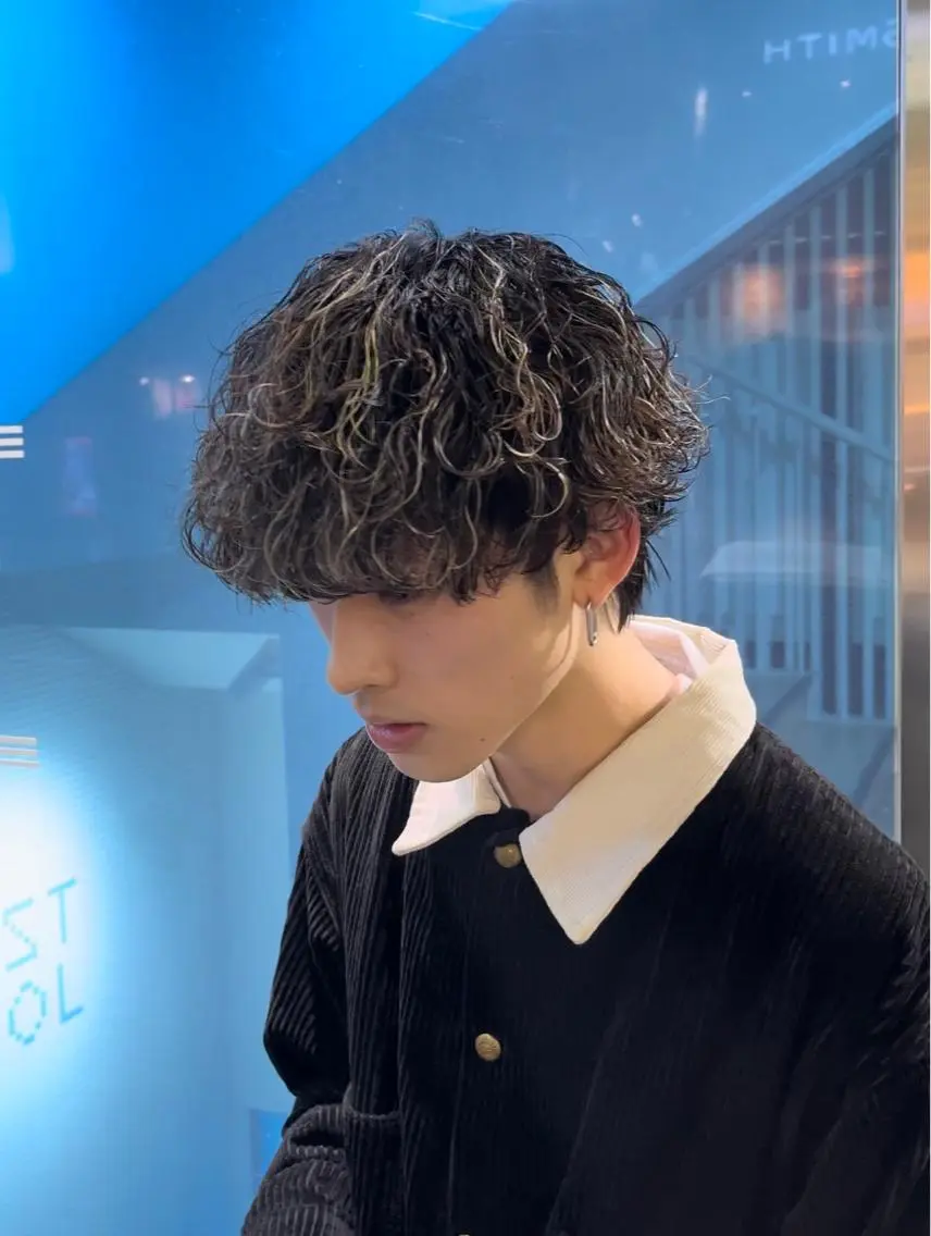 パーマ メンズ メンズパーマ 波巻きパーマ k jの眉毛・アイブロウイメージ