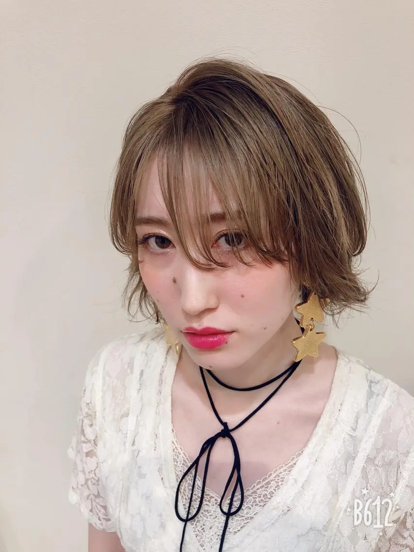 ショート ウルフカット/吉村 桃子のヘアスタイル