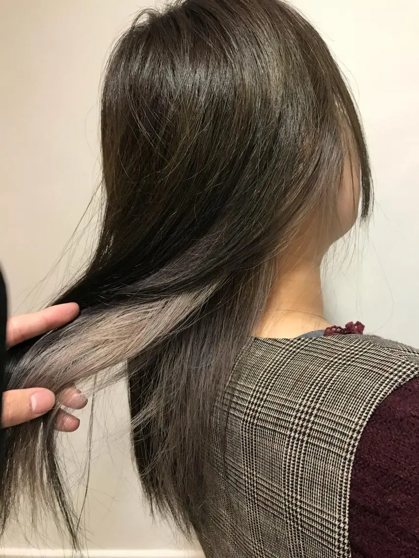 ロング カラー ブリーチ シルバー 長谷川 誠志のヘアスタイル