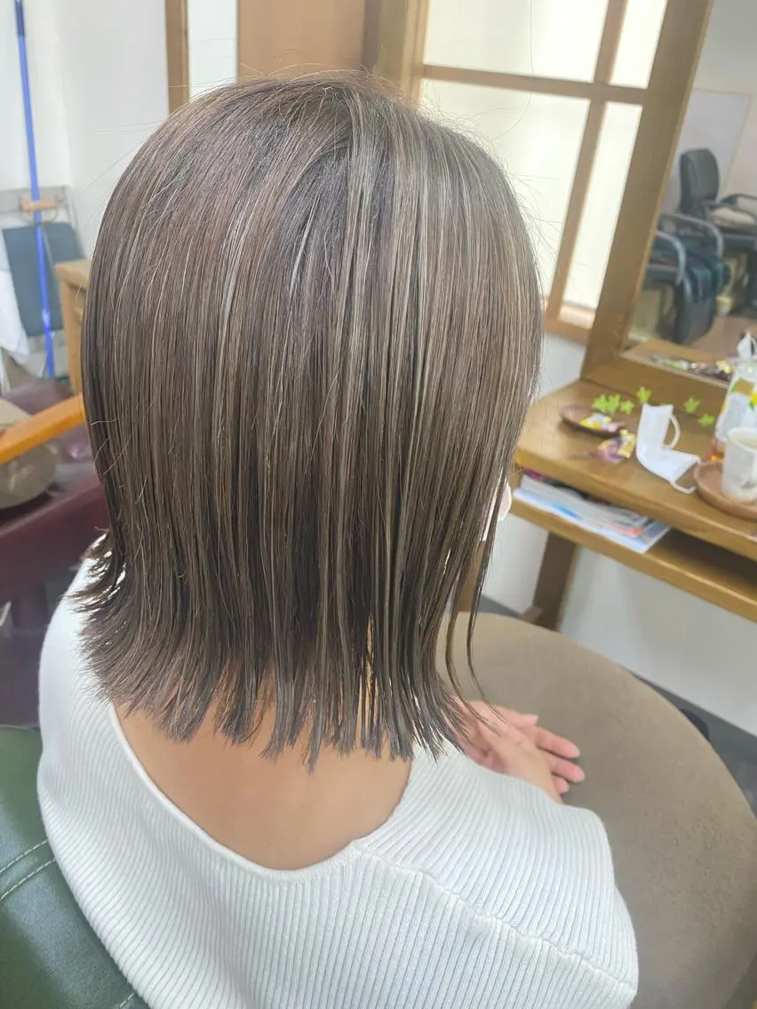 ショート ボブ ハイライト 髪質改善 カット ヘアカラー トリートメント 永沼 真依のヘアスタイル