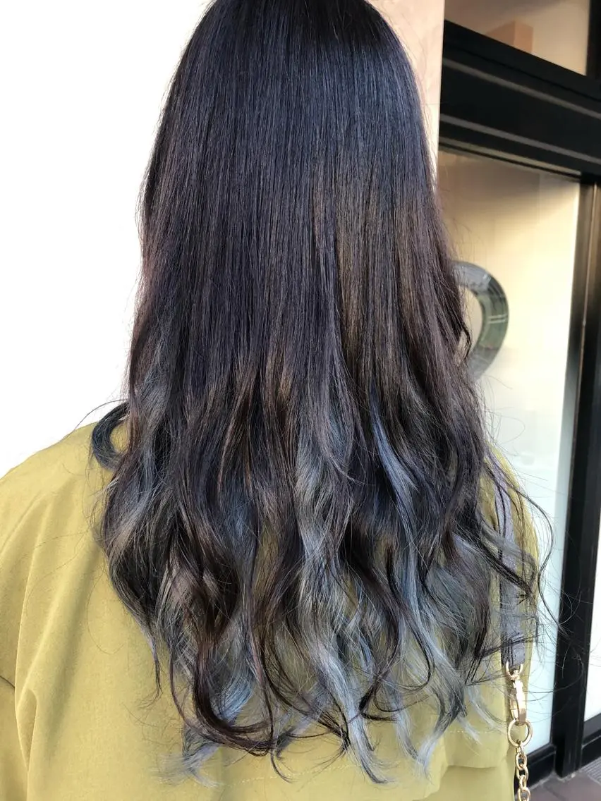 ロング カラー ブルーカラー インナーカラー 中村 幸子のヘアスタイル