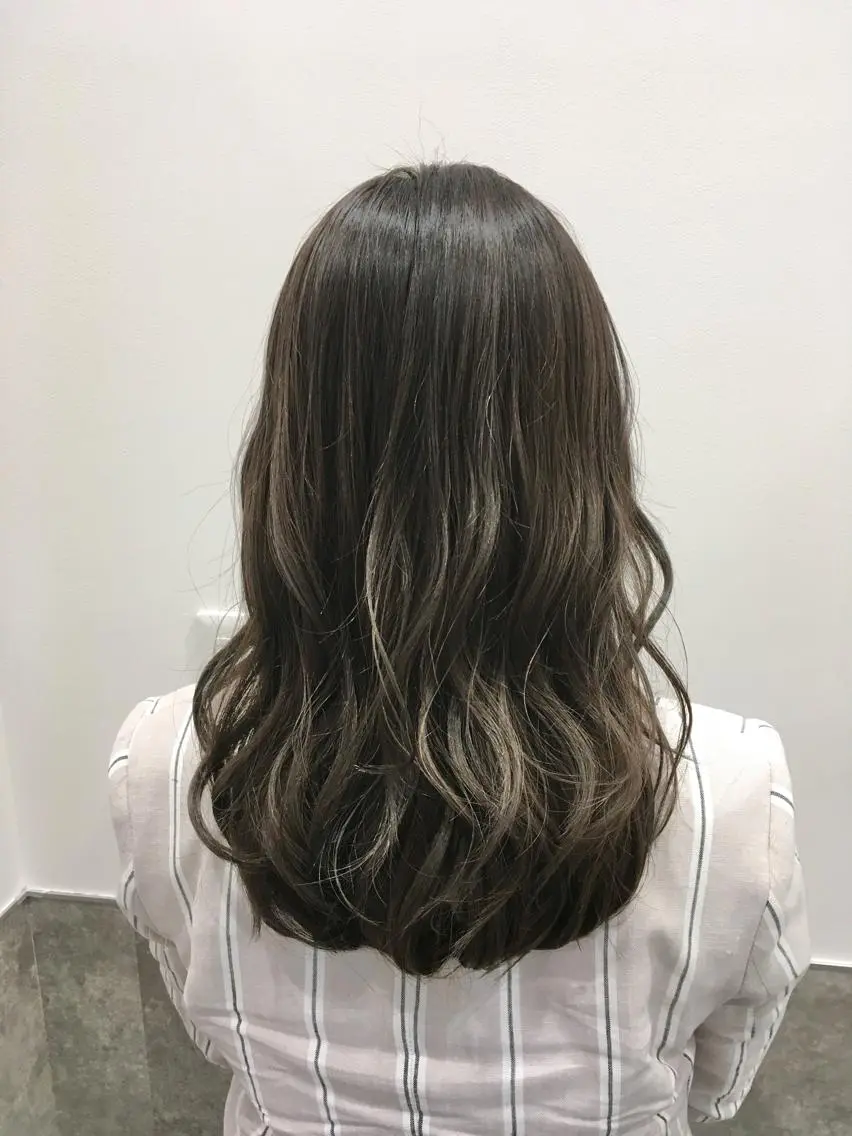 セミロング カラー グレージュ ヘアカラー トリートメント ヘアセット yoshi ☆のヘアスタイル