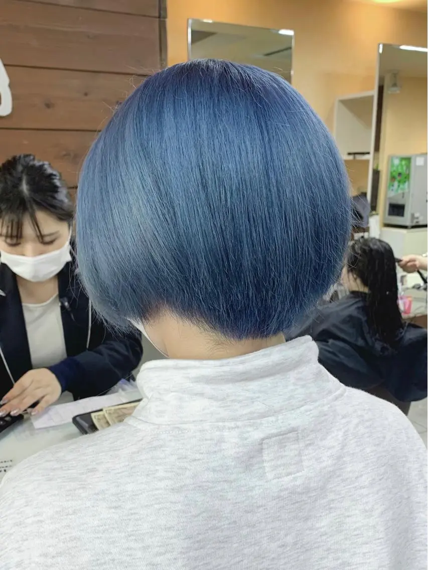 ショート レイヤー/艶髪カラー 森本くるみのヘアスタイル