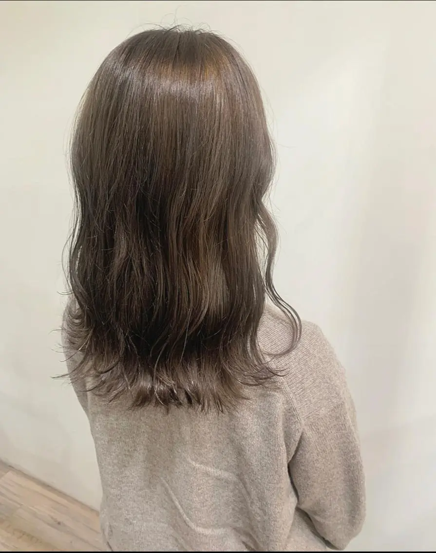 ロング カラー 透明感カラー グレージュ ヘアカラー あべ ゆうかのヘアスタイル