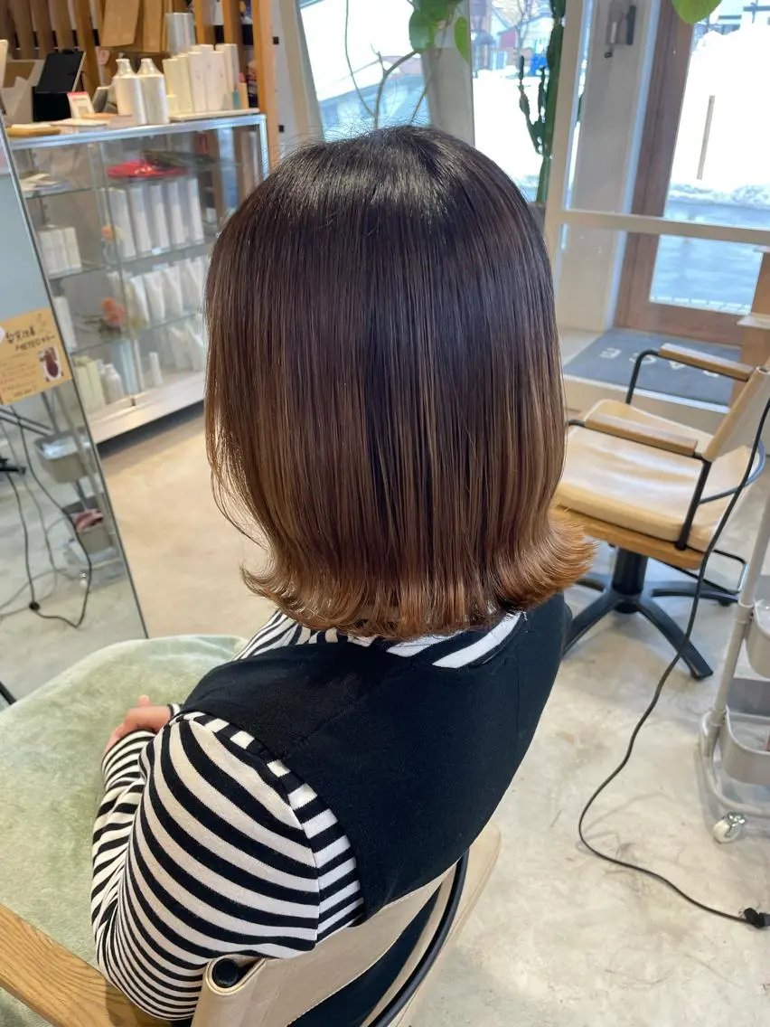 ミディアム チグサ ミウのヘアスタイル
