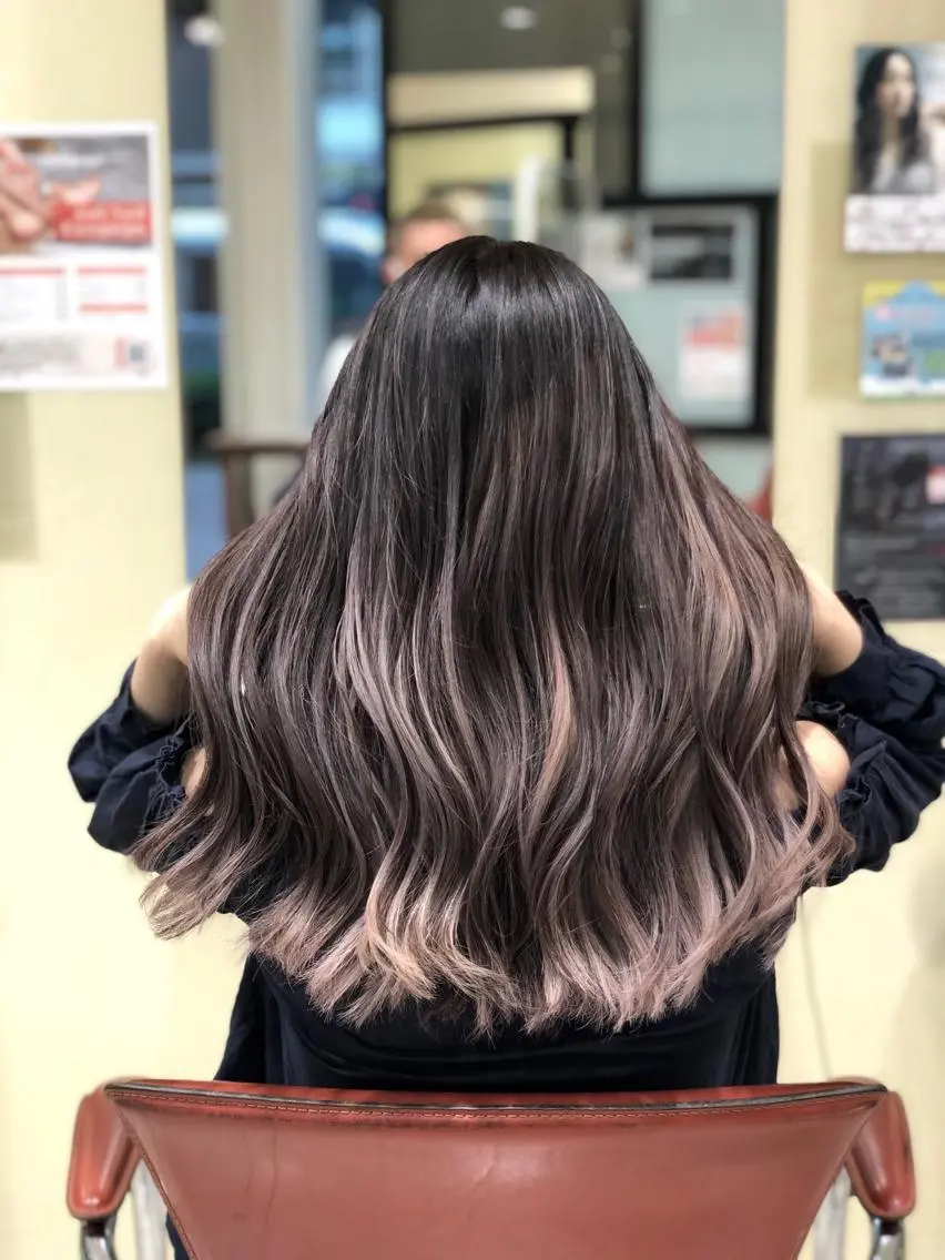 セミロング カット ヘアカラー トリートメント Y Uのヘアスタイル