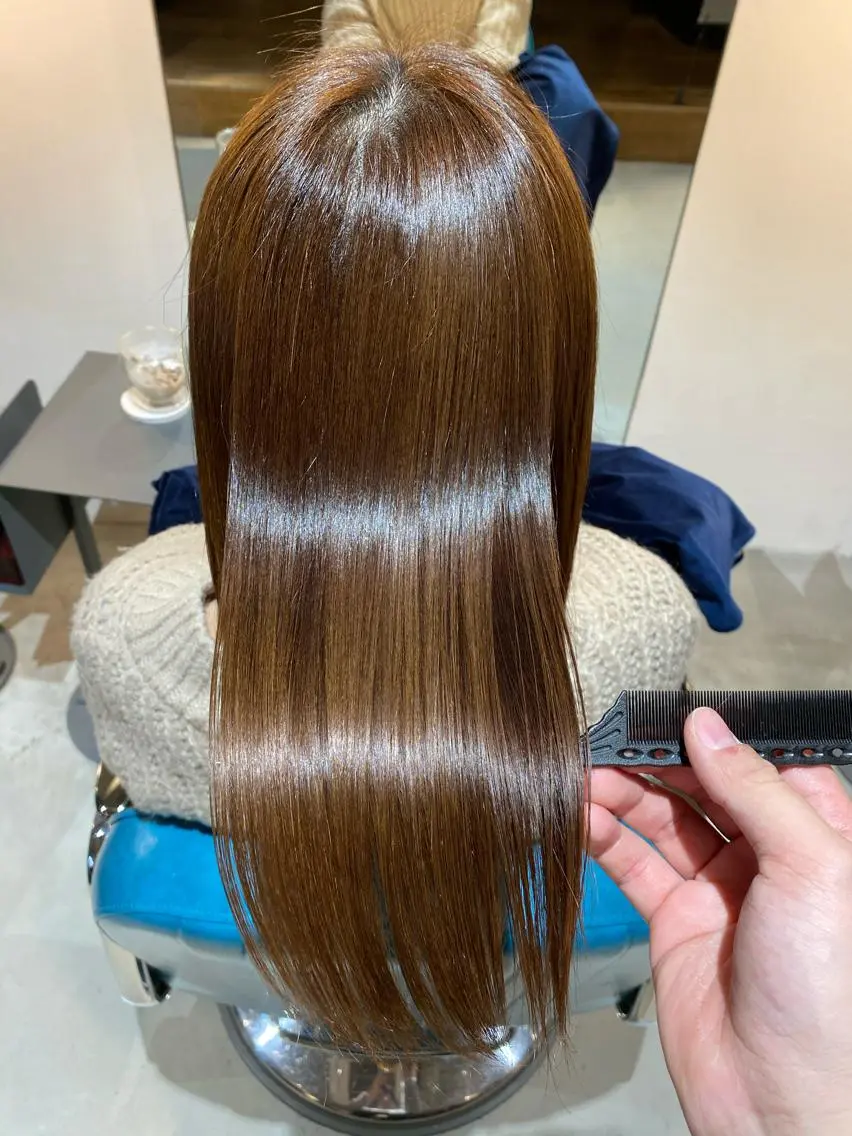 セミロング 必ず笑顔で帰っていた だきます!安田祐貴のヘアスタイル