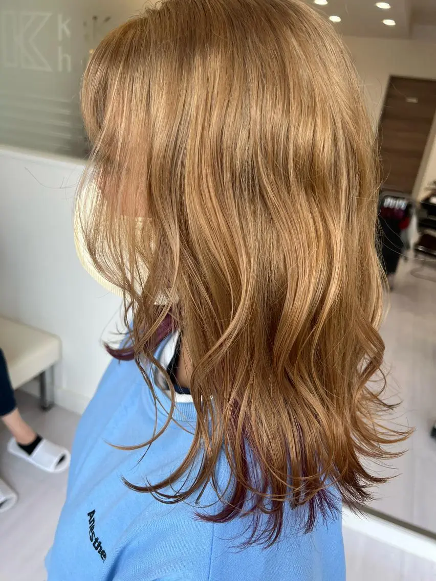 セミロング カラー ヘアカラー 下岡 奈津美のヘアスタイル