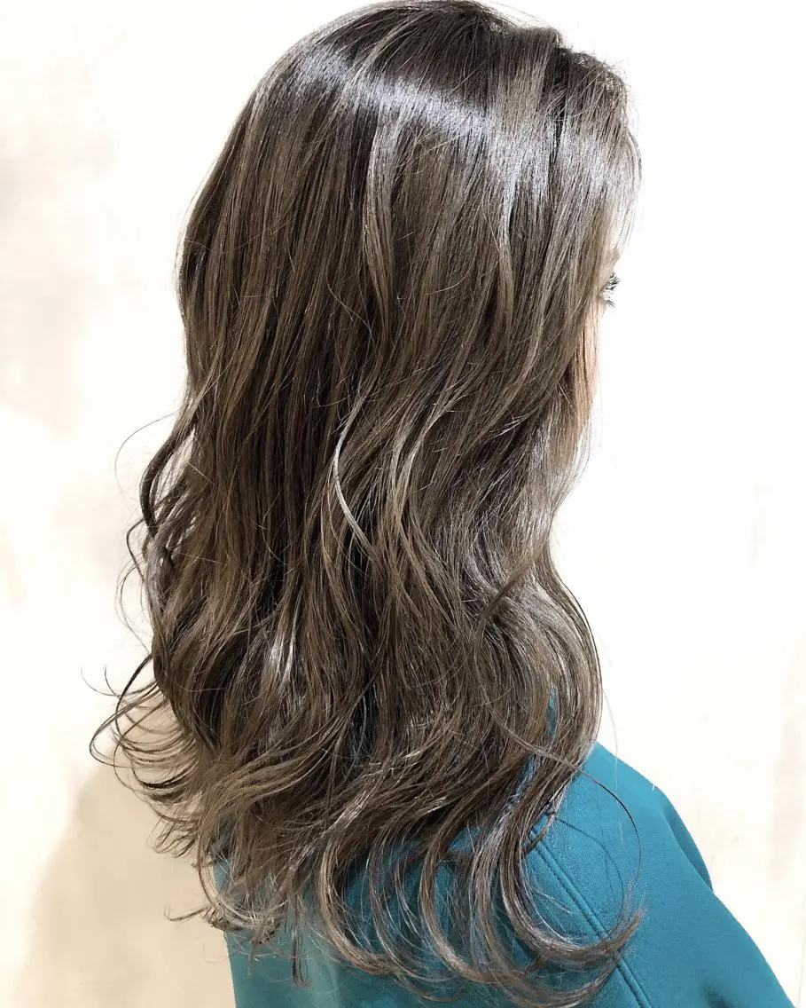 セミロング カラー ヘアアレンジ ネイル マツエク・マツパ セミロングパーマ アッシュ バレイヤージュ ベージュカラー 透明感カラー カット ヘアカラー 夜23時まで予約🉑 reverieあきらのヘアスタイル