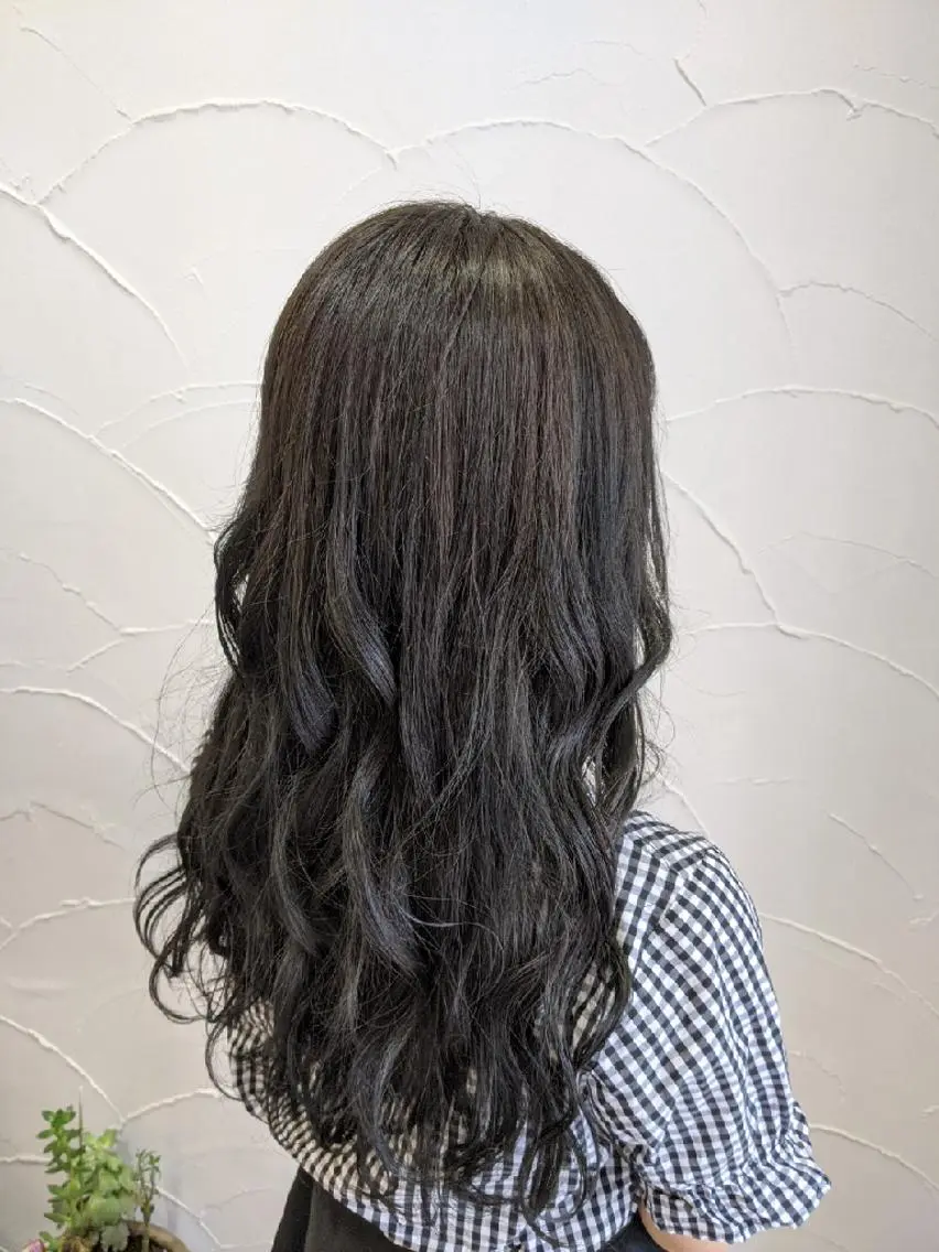 カラー ロング 黒髪 ブルーカラー ブルーブラック ダブルカラー ハイライトカラー 髪質改善&白髪ぼかし カラー♡店長みやけ♡のヘアスタイル
