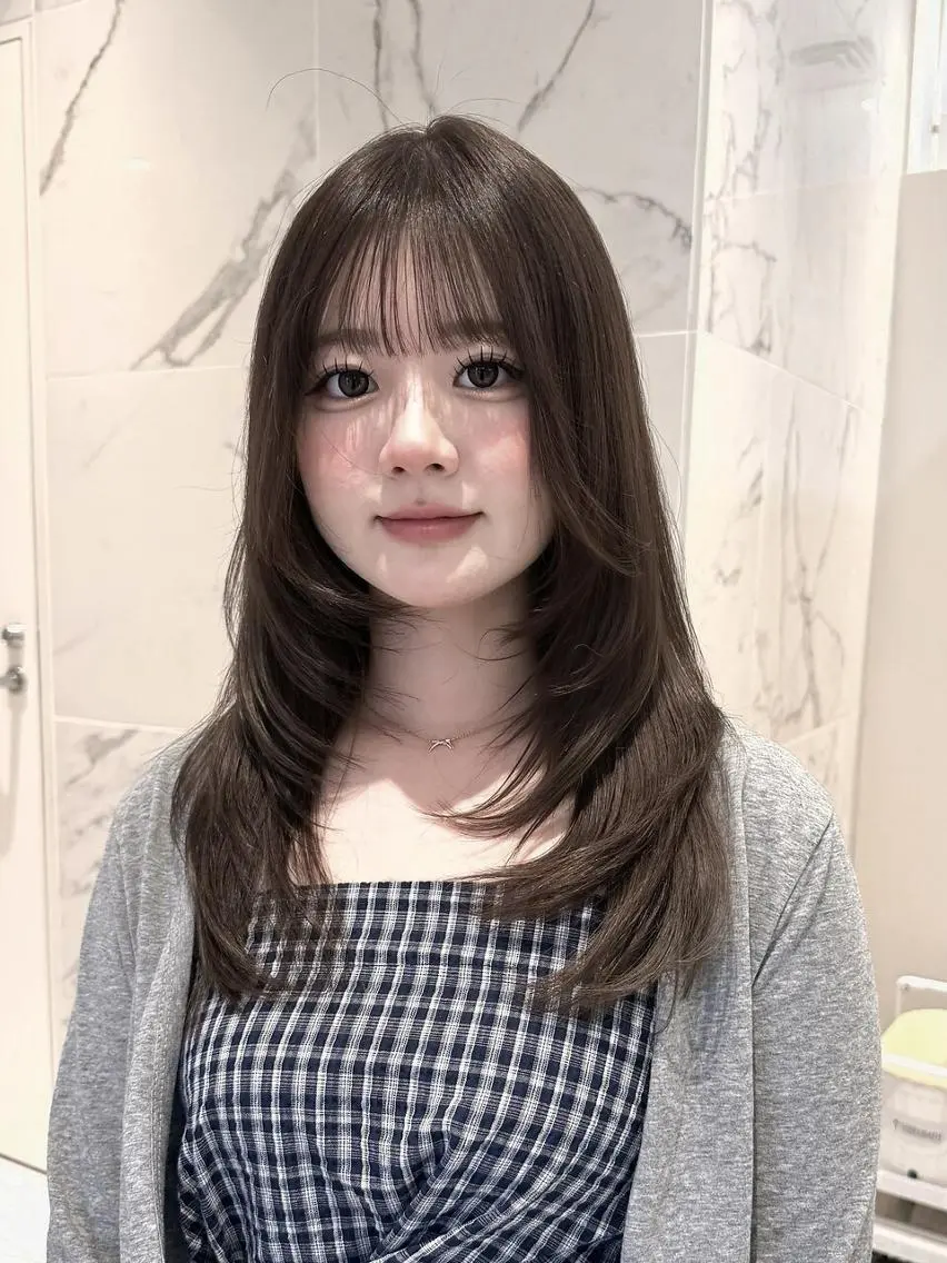 ロング アヴァンスクロス あべのルシアス店のヘアスタイル