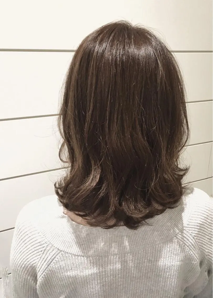 セミロング カラー アッシュ アッシュグレー アッシュグレージュ グレージュ 🍊新宿南口🍊 ERINAのヘアスタイル
