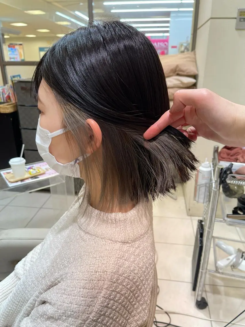 ミディアム カラー 黒髪 ブルーカラー ブルーブラック シルバー カネヒラ リョウスケのヘアスタイル