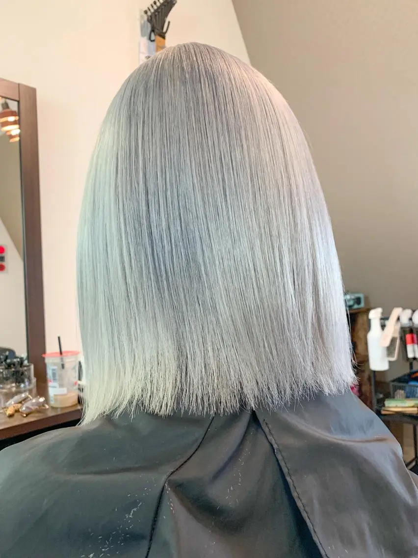 セミロング カット ヘアカラー トリートメント 🍀ケアブリーチ カラー🍀坂井のヘアスタイル