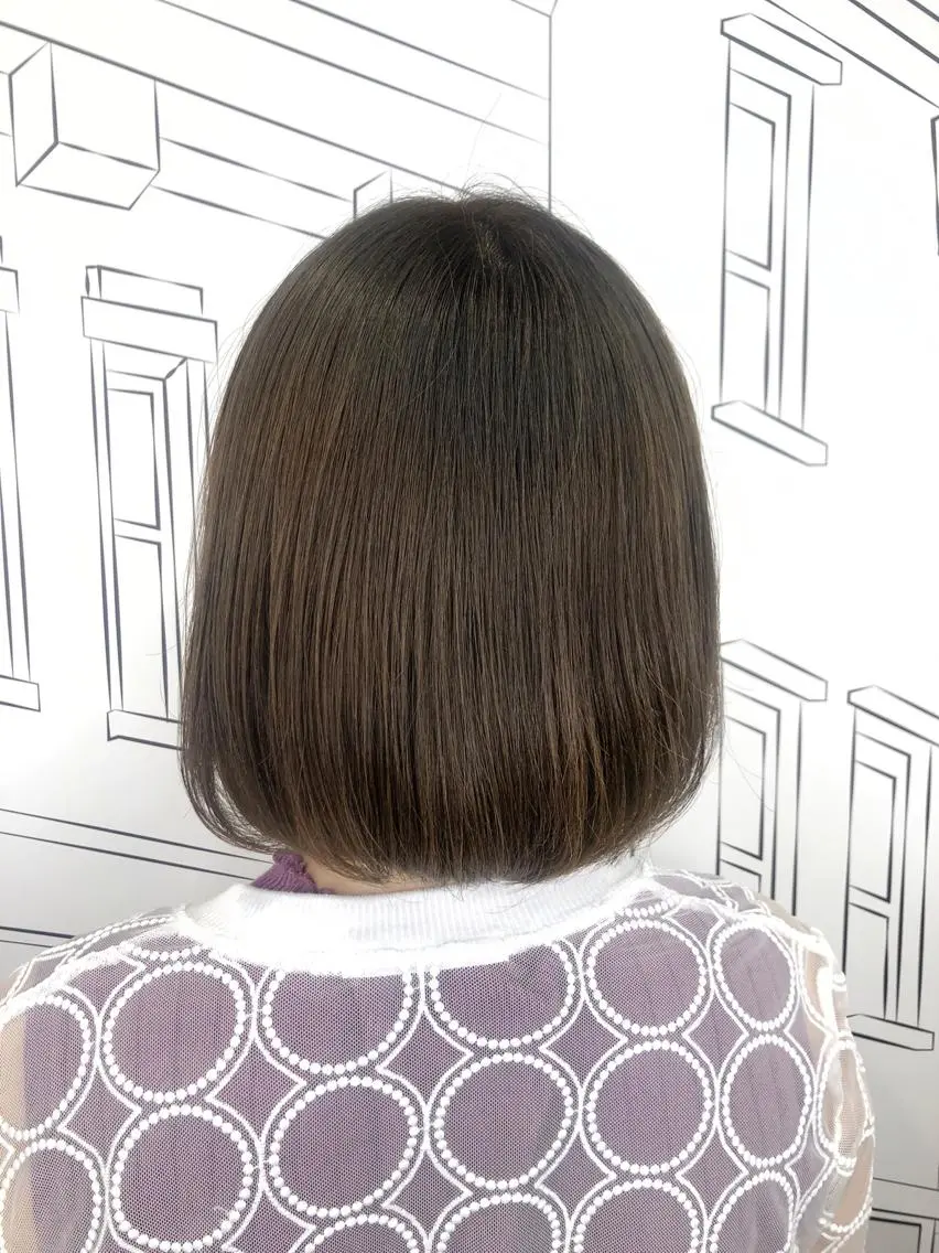 ショート カラー グレージュ イルミナカラー カット ヘアカラー トリートメント TOMOKA 艶髪/髪質改善🫧のヘアスタイル