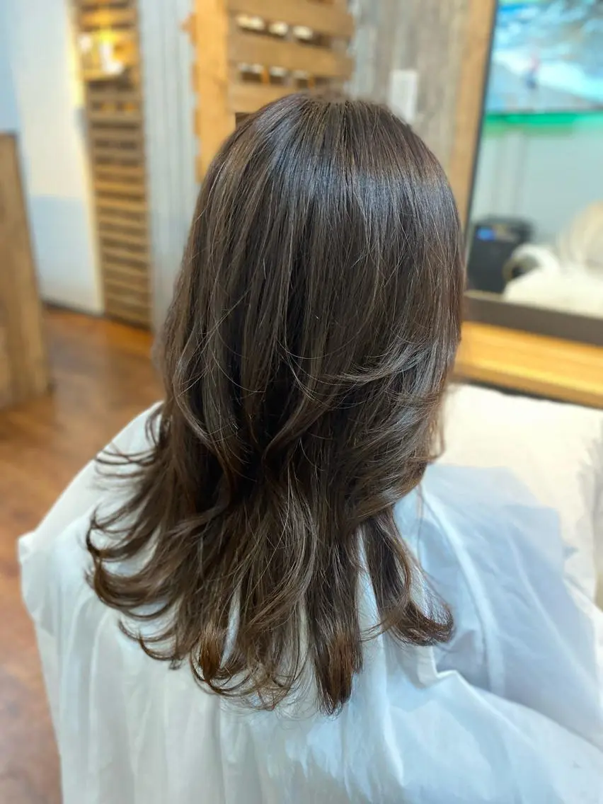 セミロング レイヤーカット カット Luzir⭐︎ GEN⭐︎のヘアスタイル