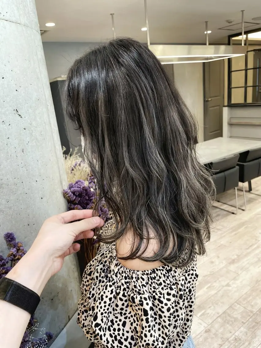 セミロング Loob.TOKYO MIYA🌈のヘアスタイル