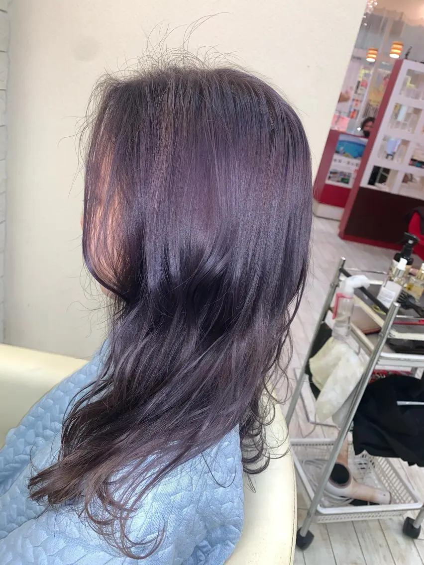 セミロング カラー ヘアアレンジ パープルカラー 今村公介 ブリーチ特化、派手髪のヘアスタイル