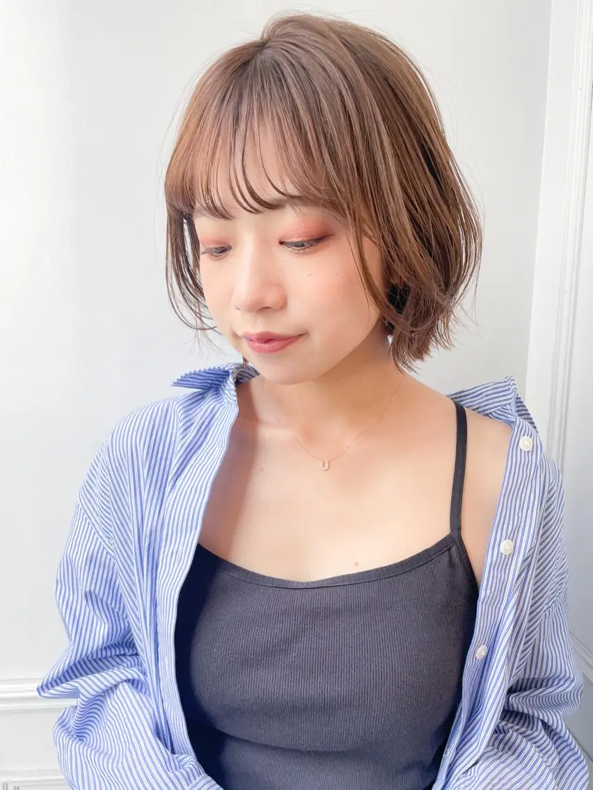 ミディアム カラー 切りっぱなしボブ ベージュカラー ミルクティーベージュ ボブ カット ヘアカラー ✨カラー支持No.1 🧸ワキ カナコ🧸のヘアスタイル