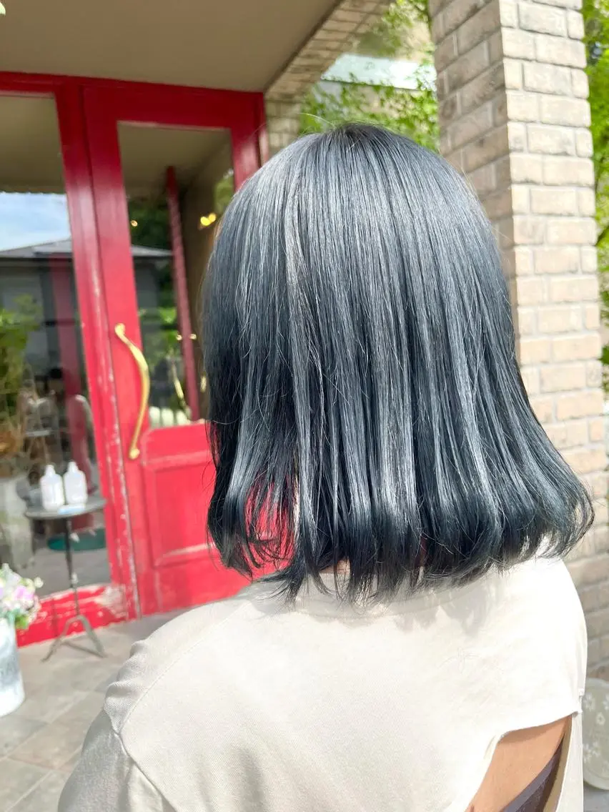 カラー ブリーチ ブルーカラー 小山 理紗のヘアスタイル