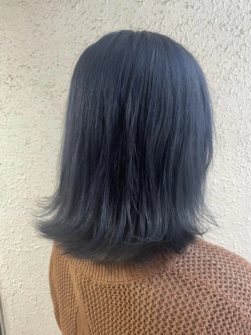 ミディアム カラー ブルーカラー ダブルカラー カット ヘアカラー トリートメント sato manamiのヘアスタイル