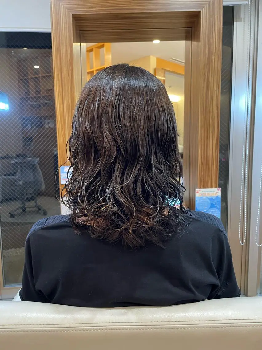 ミディアム パーマ 本多 美羽のネイルデザイン