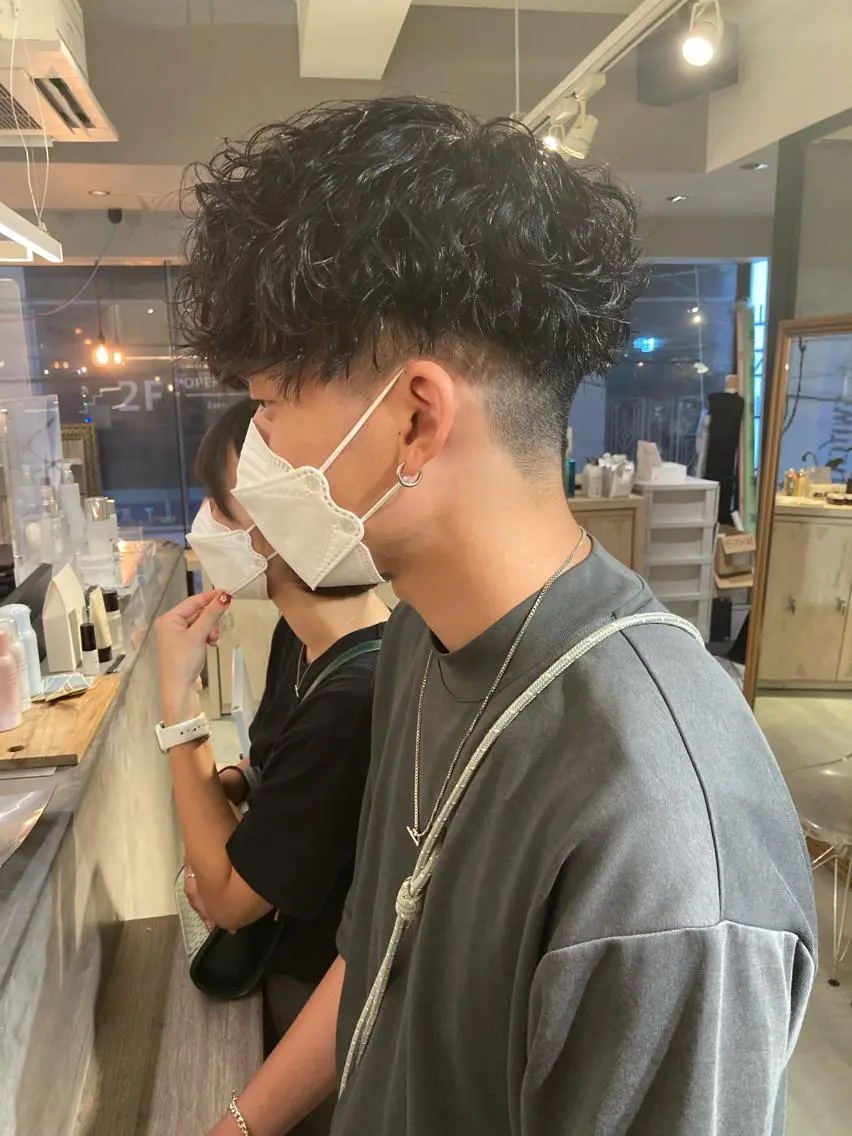 メンズ メンズパーマ 波巻きパーマ カット パーマ SCENEbyRAD helmのヘアスタイル