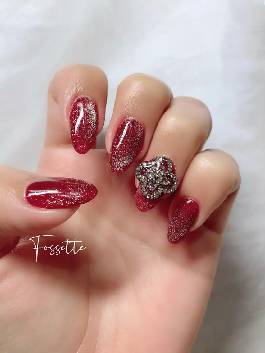 ネイル ボルドー キラキラネイル マグネットネイル 冬ネイル ハンドネイル nailsalon Fossetteのネイルデザイン