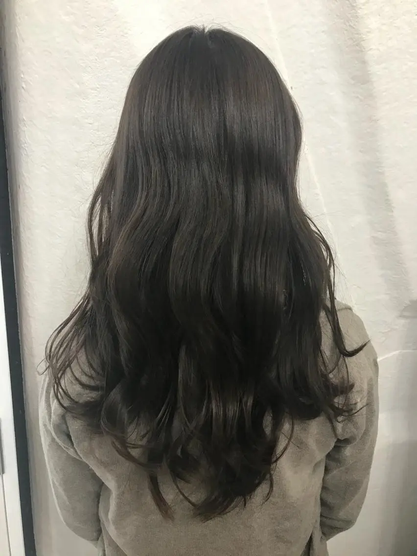 セミロング カラー ヘアアレンジ 透明感カラー 白髪ぼかしハイライト バレイヤージュヤマトのヘアスタイル