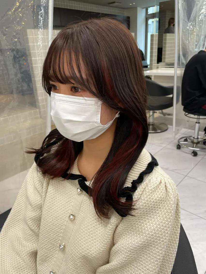 ロング カラー ブリーチ 抜け感レイヤー︴ ニュアンスカラーのヘアスタイル