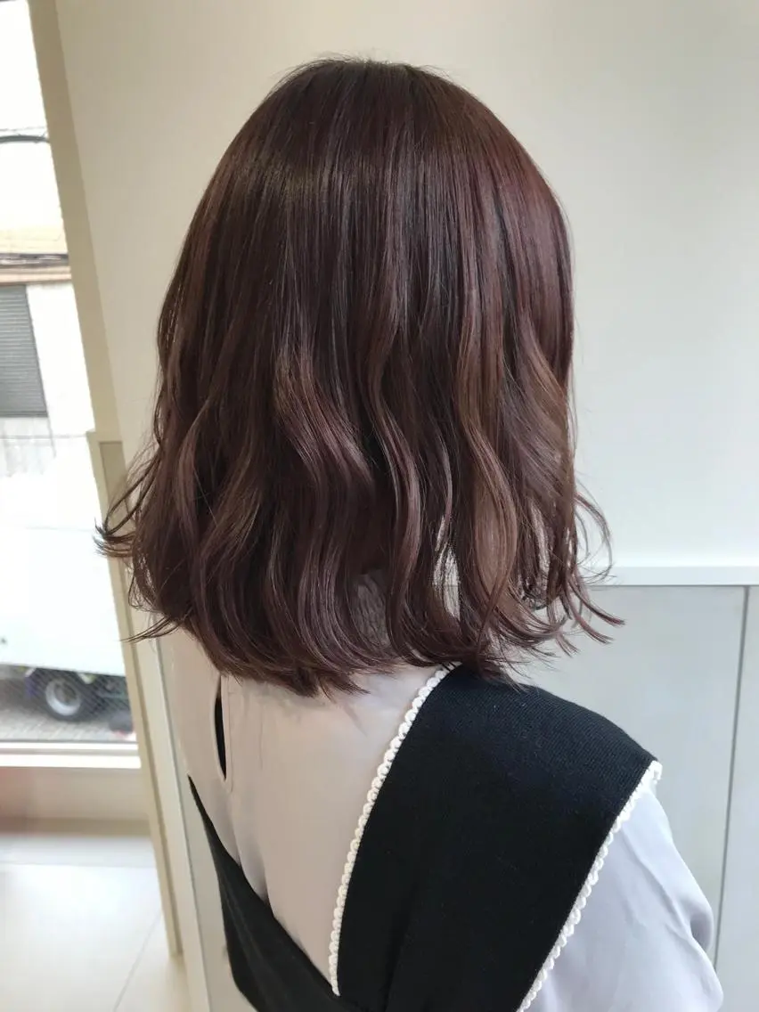 ミディアム カラー カット ヘアカラー 小栗 麻衣のヘアスタイル
