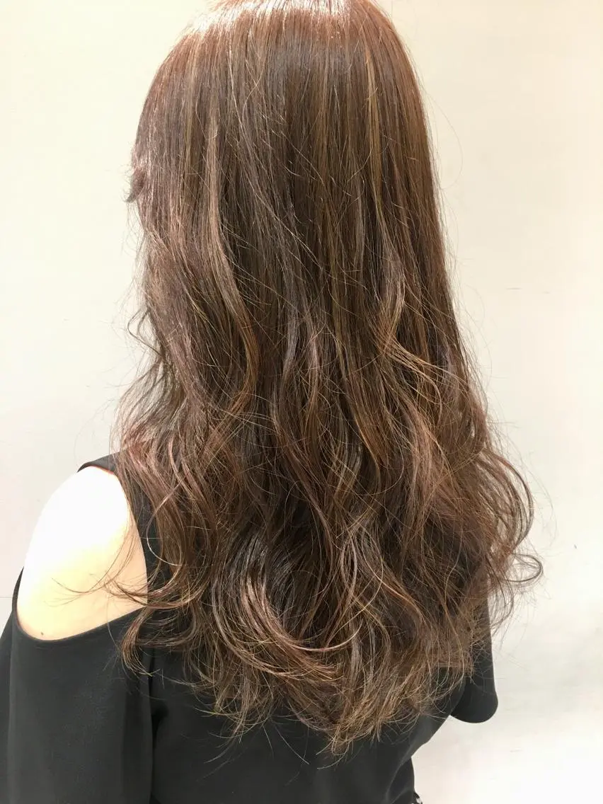 ロング カラー ベージュカラー ハイライトカラー ハイライト ヘアカラー トリートメント 🦖鶴岡 香純🦖のヘアスタイル