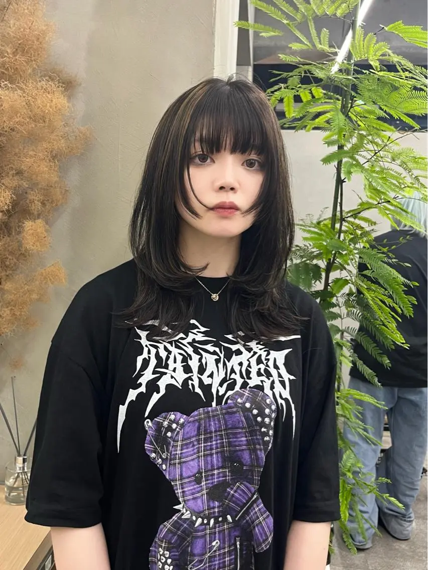ロング イツク ⚡️ ルーツ/ハイトーンのヘアスタイル