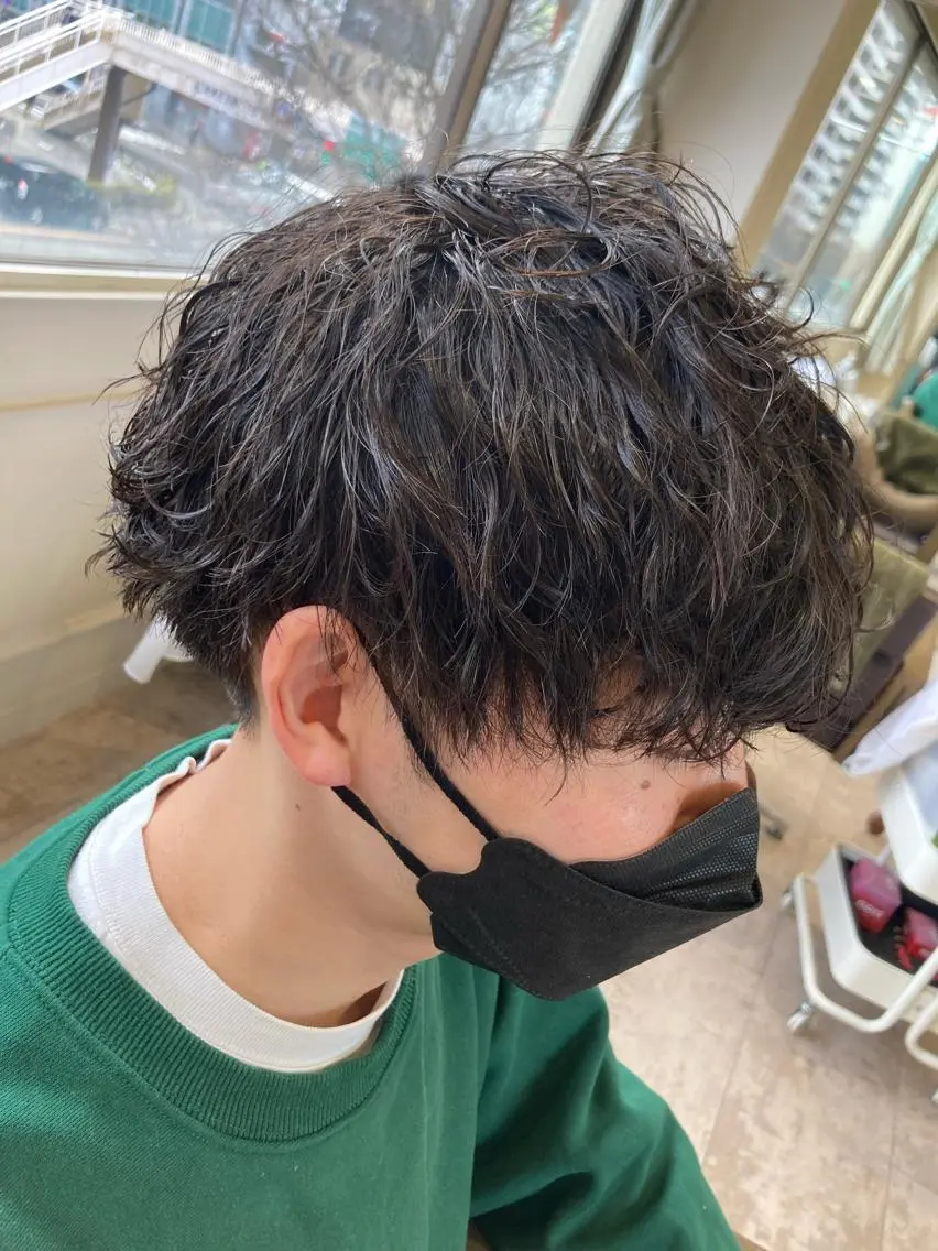 ショート パーマ メンズ メンズパーマ エクステブリーチ矯正 griFFicaのヘアスタイル