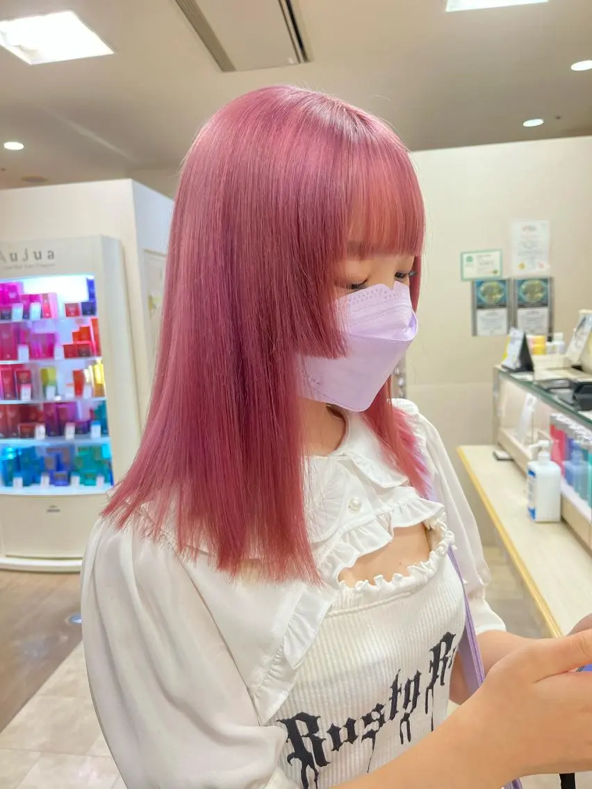 セミロング カラー 暖色/ブリーチカラー 🎀 M i k uのヘアスタイル