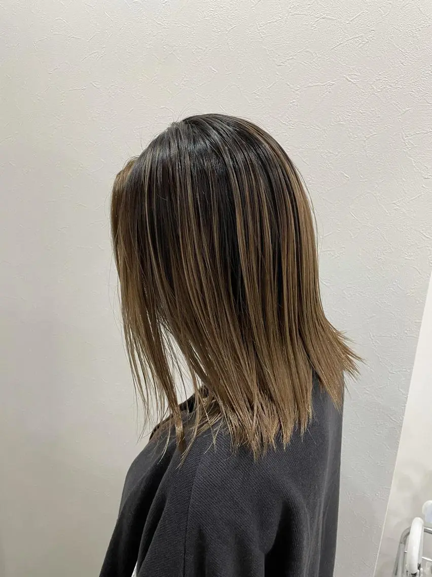 ミディアム カラー ヘアアレンジ バレイヤージュ レイヤーカット カット ヘアカラー トリートメント 石山涼太 【monolith】のヘアスタイル