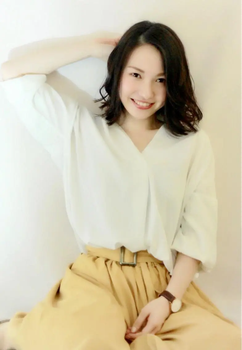 ミディアム 外ハネヘア 🤍デザインカラー 特化🤍HIROのヘアスタイル