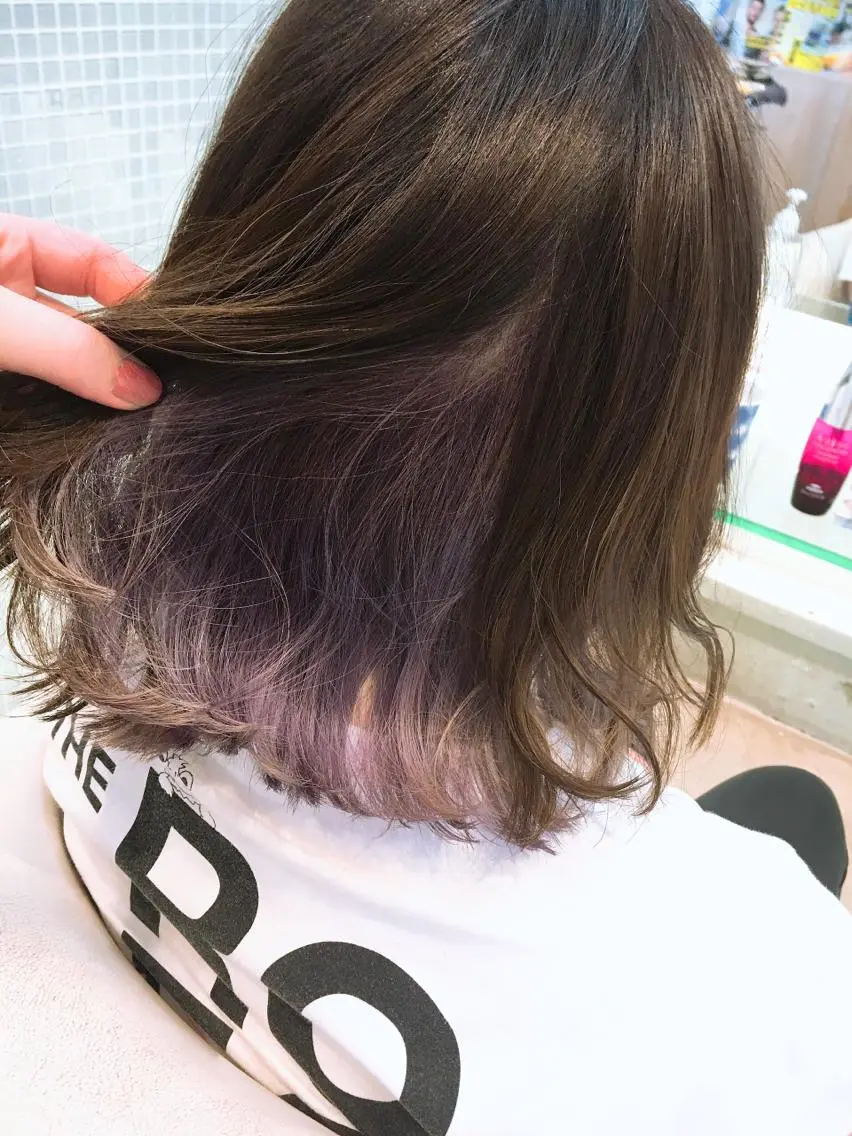 ショート カラー インナーカラー パープルカラー 安永 里帆のヘアスタイル