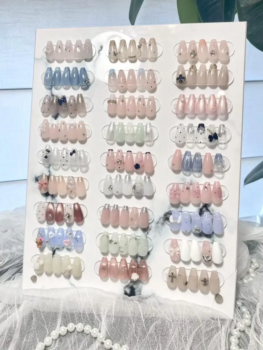 ネイル アートネイル フラッシュネイル フレンチネイル ジェルネイル ガラスフレンチ M2 BEAUTY Rikaのネイルデザイン